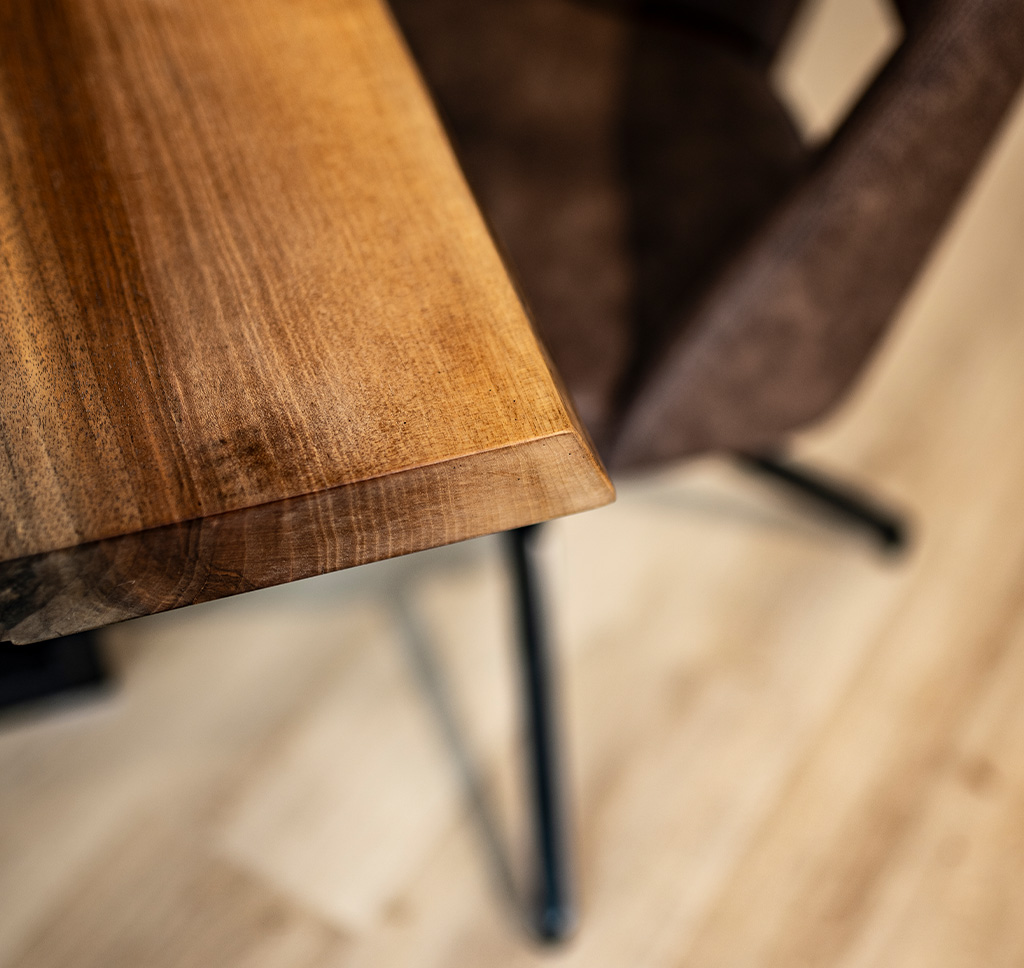 Tischlerei Neunkirchen Holztisch nach Maß